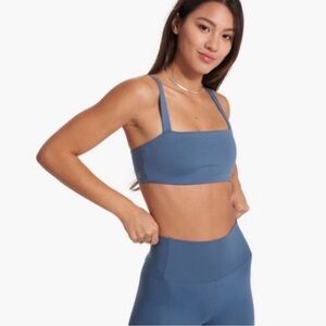 Vuori Set, Pool Blue bra and legging set.